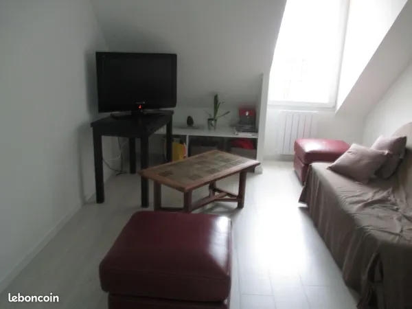 Chambre meublée