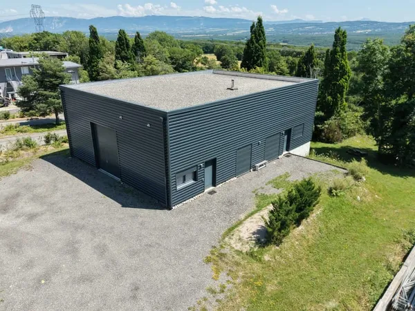 Local artisanal avec logement privatif de 80 m2