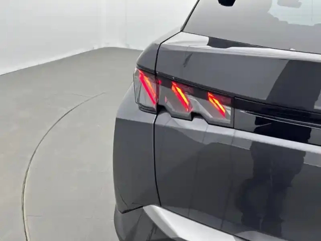 Peugeot 3008 hybrid 145 e-dcs6 — photo 44
