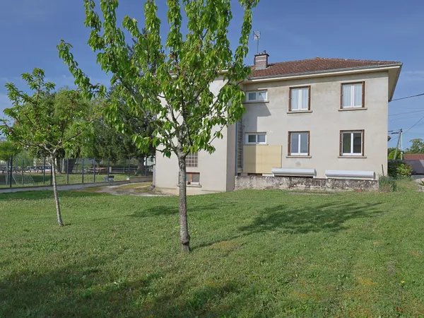 Appartement avec balcon - Saint Trivier de Courtes
