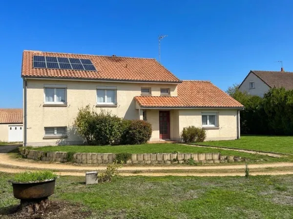 Maison d'architecte de 149 m² à Targé - 3 chambres, possibilité 4 - Terrain clos de 2 000 m² - 2 gar