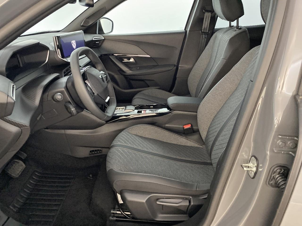 Peugeot 2008 hybrid 145 ch e-dcs6 allure — photo 9