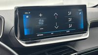 Peugeot 208 1.2 PureTech 130ch S&S GT EAT8 — photo 13
