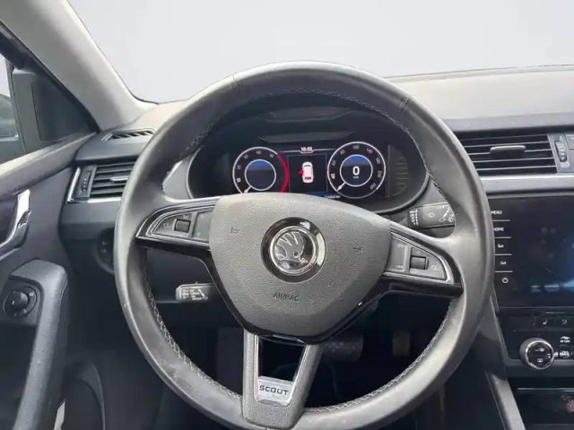 Skoda Octavia combi 2.0 tdi 184 ch scr fap dsg7 4x4 — photo 12