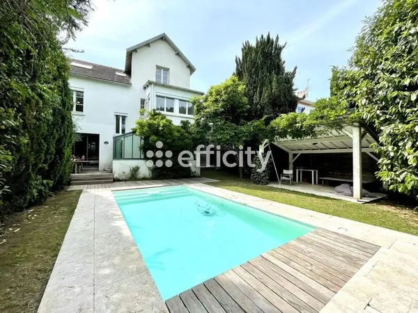 Maison Vente Nantes 10p 222m² 719000€