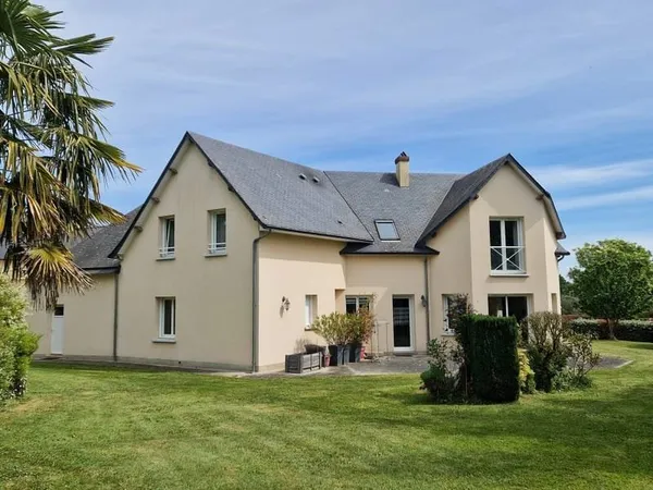 Maison 9 pièces 200 m²