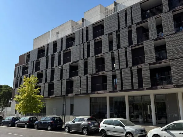 Appartement type 3 + 1 parking en sous sol - résidence séniors