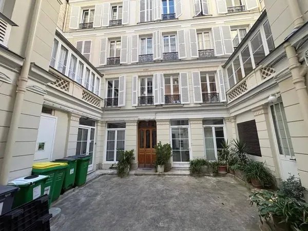 Bureaux 65 m²
