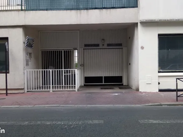 Parking levallois centre coté rue A Briand