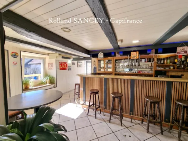 Maison 10 pièces 446 m²