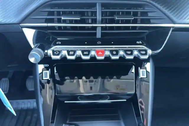 Peugeot 208 100 s&amp;s bvm6 — photo 25