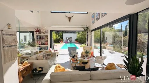 Maison 6 pièces 260 m²