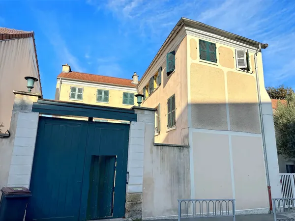2 pièces de 21.3m² (41.7m² au sol)