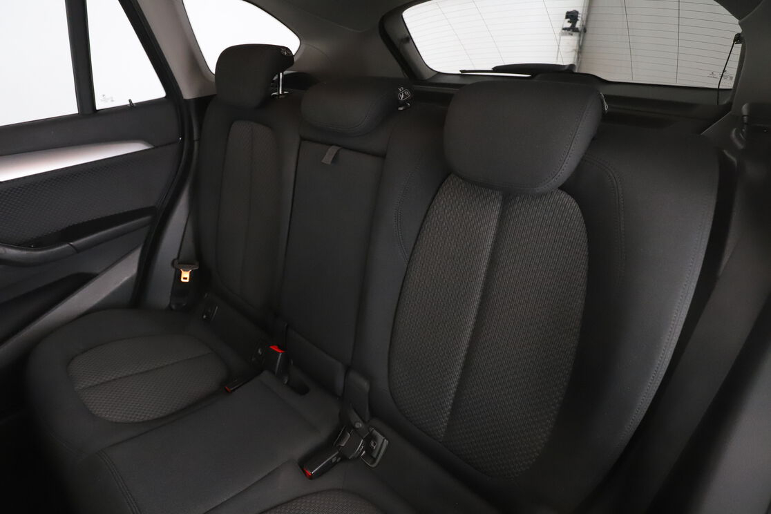 BMW X1 sDrive16d Business Design DKG7 — photo 13