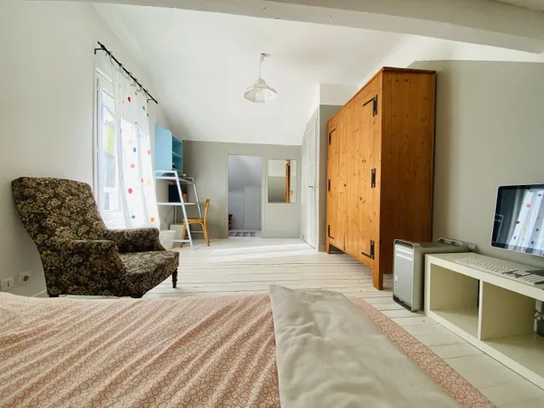 Chambre en colocation dans une meulière 1930 / accès A13 A14 et ligne J (St Lazare)