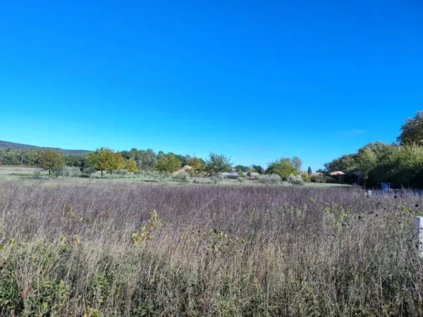 Terrain 350 m²