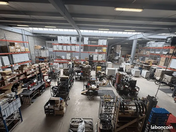 Sous-location Entrepôt 400m2 + 50m2 de Bureaux