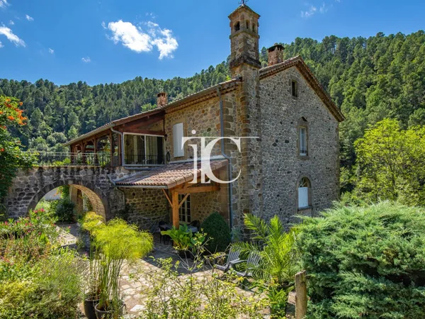 Demeure 18 pièces 320 m²