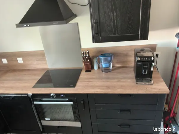 Chambre meublée de 15 m² à louer dans appartement de 80 m² - Proche Tram A