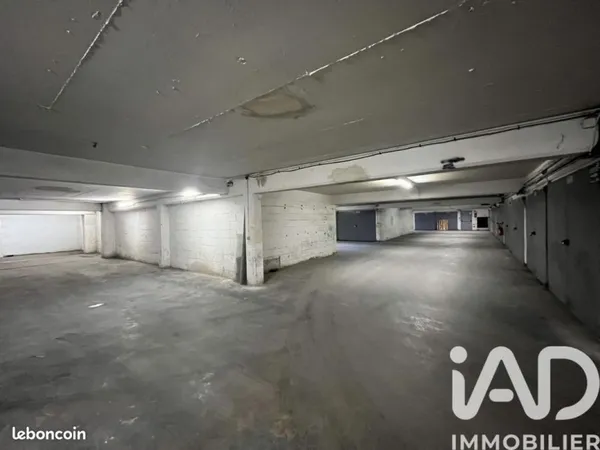 Parking/box Paris