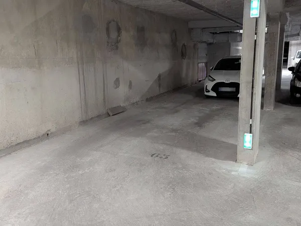 Parking 14 m²