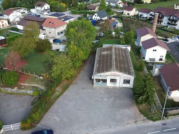 Entrepôt 300 m² sur 1 800 m² de terrain - Fort potentiel - très bien situé