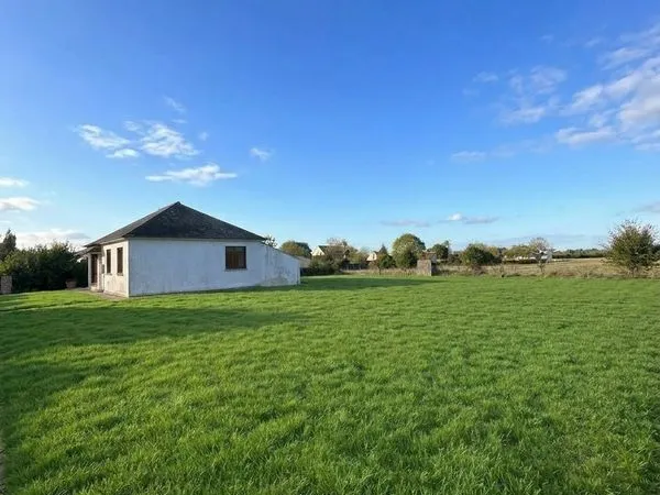 Maison individuelle à rénover avec grand terrain - Aux portes de Caen