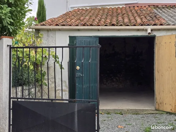 Parking/box 19 m² Rochefort