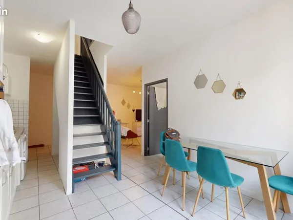 Chambre 5 pièces 100 m²