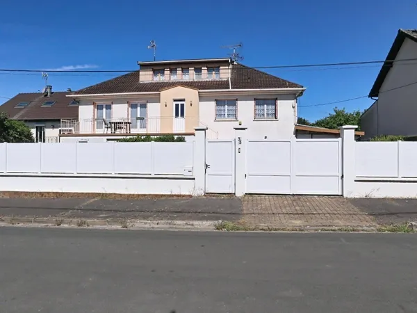 Maison avec fort potentiel - 153m² habitables - Terrain 840 m²