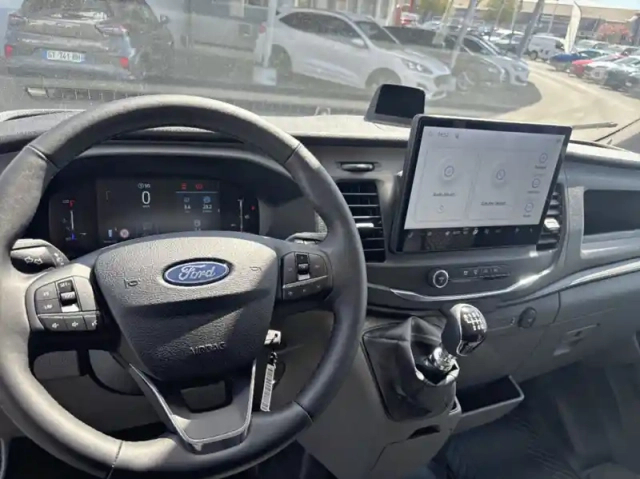 Ford Transit fourgon fg t310 l2h2 2.0 ecoblue 130ch trend — photo 3