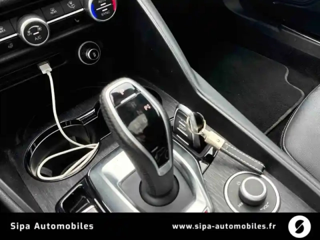 Alfa Romeo Giulia 2.2 160 ch at8 — photo 17
