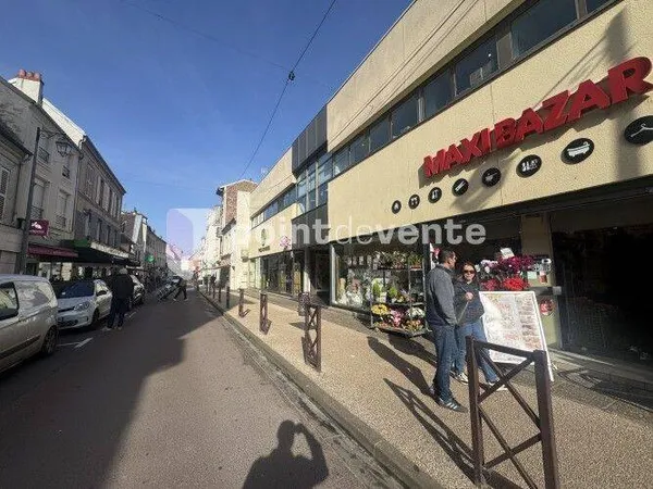 Local commercial 166 m²