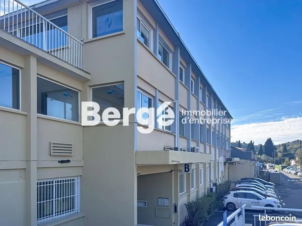 Bureau 143 m²