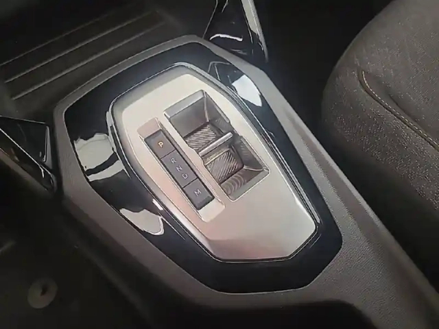 Peugeot 208 hybrid 110 ch e-dcs6 — photo 40