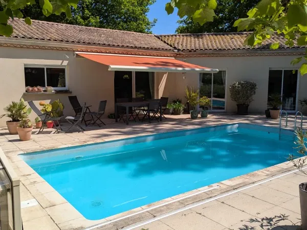 A VENDRE EN VIAGER - Maison de 117 m2 avec piscine et studio indépendant