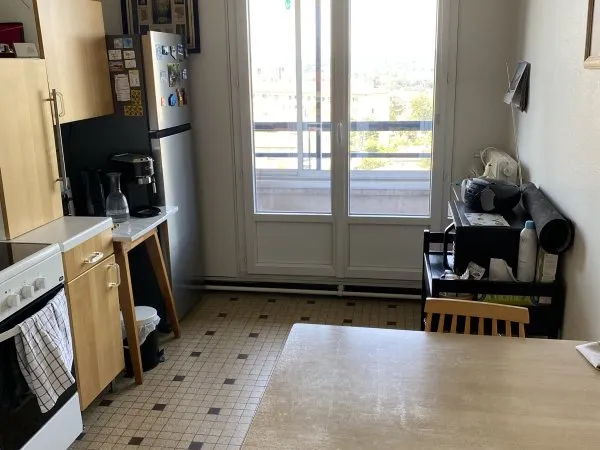 Vends appartement avec loggias fermées double vitrage