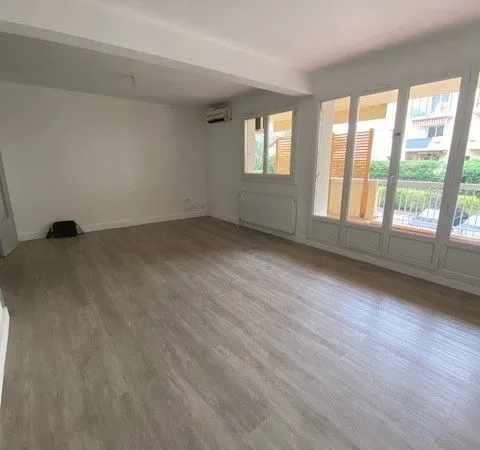 BEAU T3 rénové 65m2 terrasse, garage