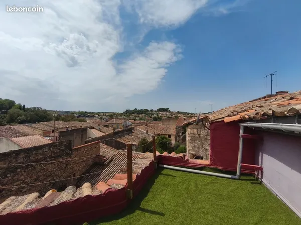 Maison de village avec terrasses