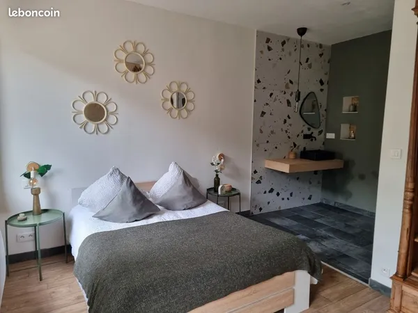 Logement étudiant- Très grande chambre - à côté de toutes commodités