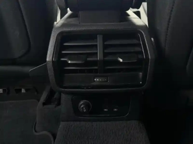 Audi Q3 35 tfsi 150ch design s tronic 7 — photo 16