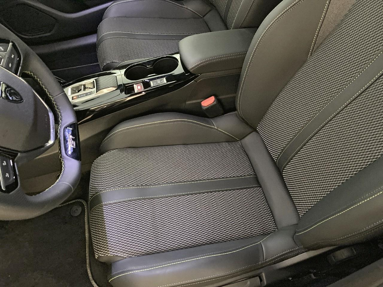 Peugeot 208 hybrid 145 ch e-dcs6 gt — photo 9