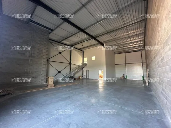 Local d'activité 227 m²