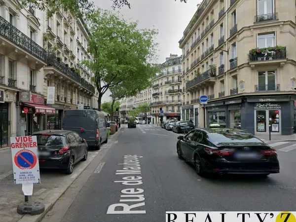 Boutique 2 pièces 80 m²
