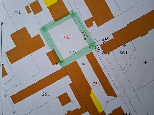 Terrain constructible plat centre de Roanne