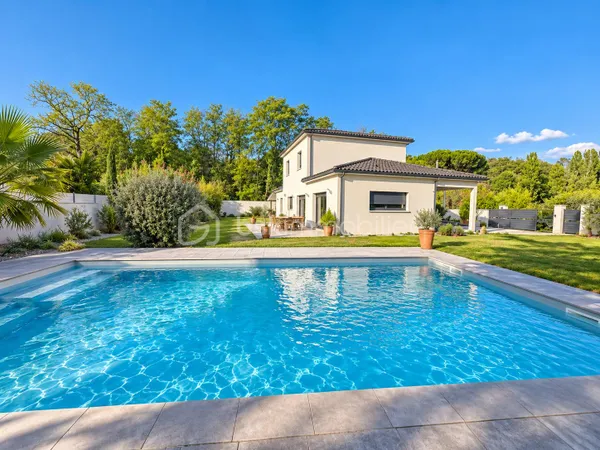 Maison 5 pièces 145 m²