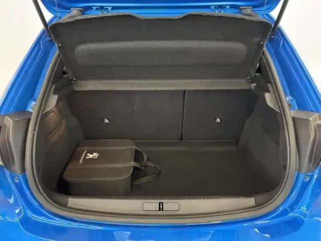 Peugeot 208 e- 136ch gt — photo 13