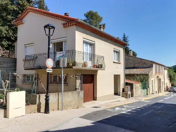 CLAPIERS Maison lumineuse avec grand garage de plus 50 m2 et fort potentiel