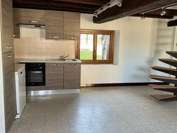 Maison à louer, 3 pièces avec terrain à Yèvres