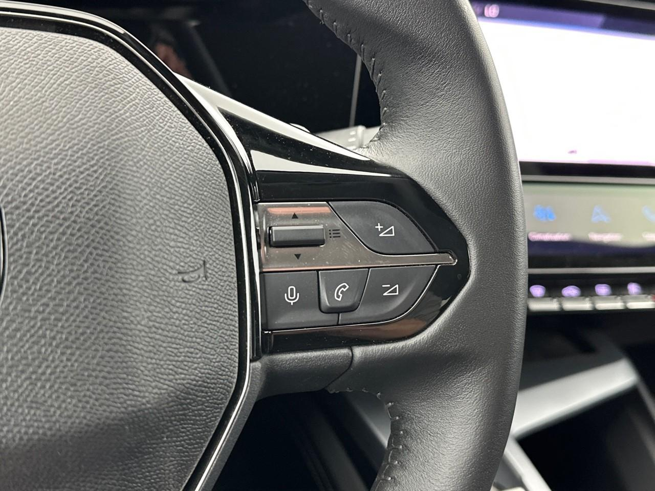 Peugeot 308 phev 180 e-eat8 allure pack — photo 19